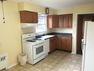 690 Hillside Ave, Cliffside Park NJ  07010-2010 exterior