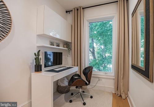 1018 Leithgow St, Philadelphia PA  19123-1421 exterior