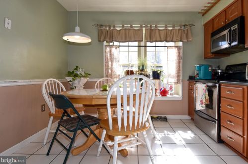 11531 Pne Cone Ct, Herndon VA 20191-2239 exterior