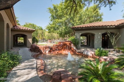 5751 Kolb Rd, Tucson AZ  39204-0871 exterior