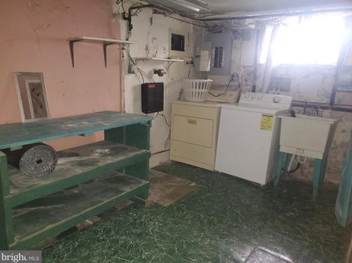 1002 Haworth St, Philadelphia PA 19124-2506 exterior