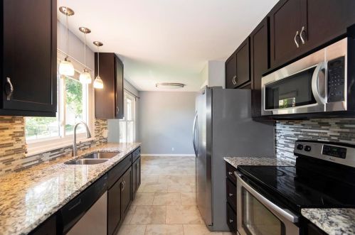 2690 Blackforest Dr, Saint Louis MO 63129-4728 exterior