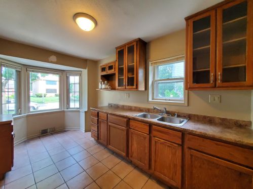 3625 64th St, Milwaukee, WI 53216-2726