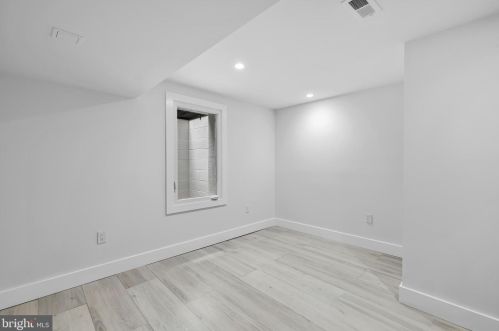 4624 Asbury Pl, Washington DC  20016-4325 exterior