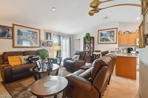 3056 Linwood Ave, Naples FL 34112-4733 exterior