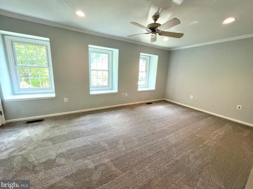 7623 Coddle Hbr Ln, Rockville MD 20854-3253 exterior