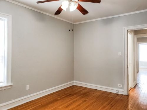 8516 Bennett Ave, Chicago IL 60649-4007 exterior