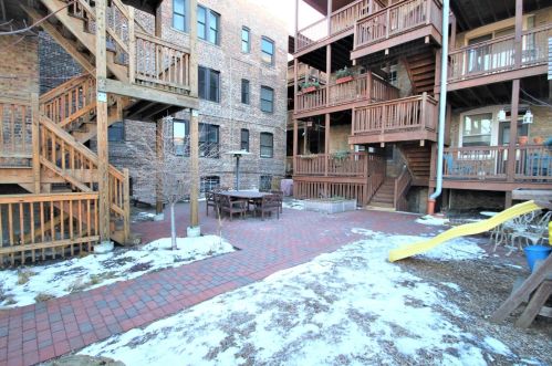 5559 Blackstone Ave, Chicago IL  60637-1833 exterior