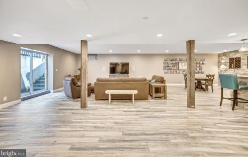 110 Pichelman Rd, Limerick PA 19468-2735 exterior