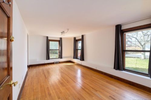 206 Milbank Ave, Greenwich CT 06830-6617 exterior