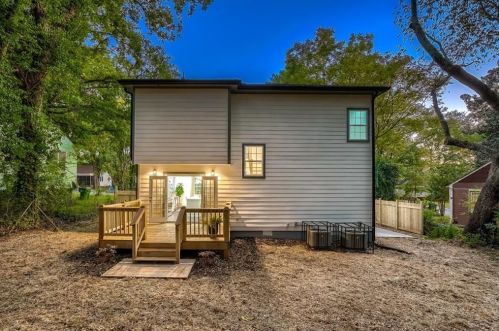 1415 Almont Dr, Atlanta GA 30310-3756 exterior