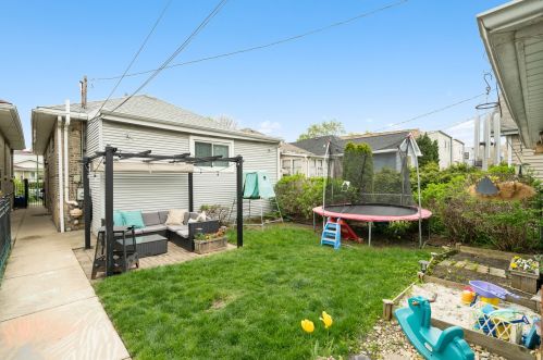 3448 Ridgeway Ave, Chicago IL 60659-1117 exterior