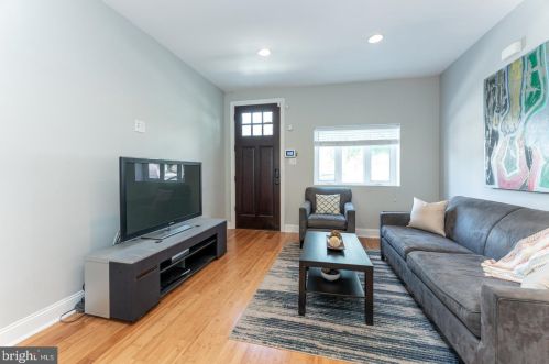 228 Girard Ave, Philadelphia PA 19130-1687 exterior