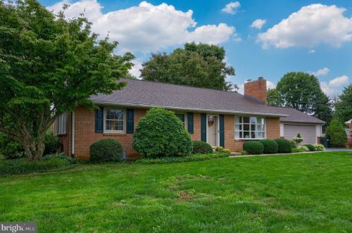 1926 Drexel Ave, Lancaster PA 17602-3302 exterior