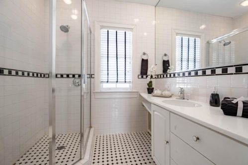 4305 Centre Ave, Pittsburgh PA 15213-1452 exterior