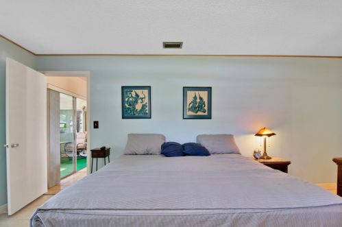 1702 18 St, Boynton Beach FL 33426-6410 exterior