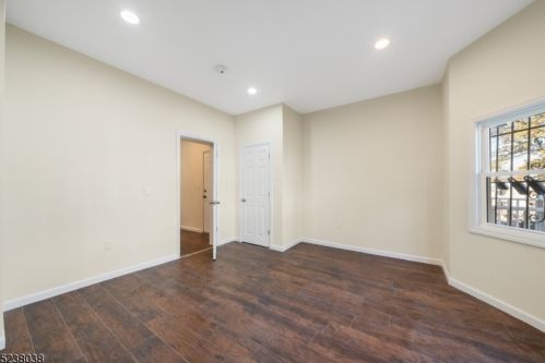 19 Montrose Ter, Irvington NJ  07111-3821 exterior