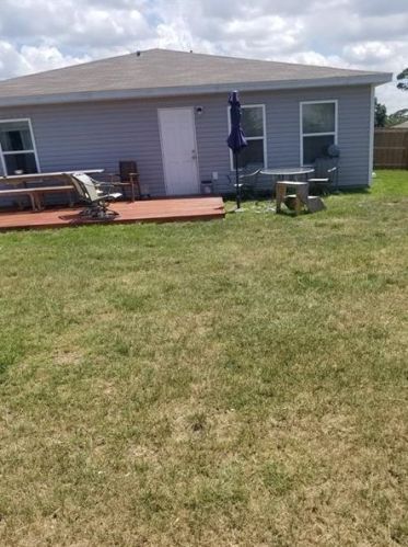 781 Thornhill Dr, Fort Pierce FL  34983-4037 exterior