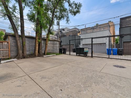 1651 Huron St, Chicago IL 60622-5607 exterior