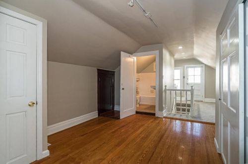 1137 Moorlands Dr, Saint Louis MO 63117-2151 exterior