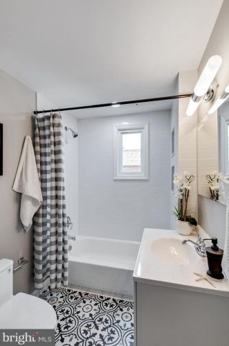 337 Holland St, Chester PA 19022-1011 exterior