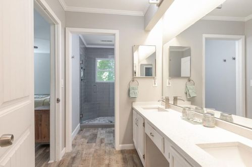 82 Dunwoody Spg, Atlanta GA 30328-4529 exterior