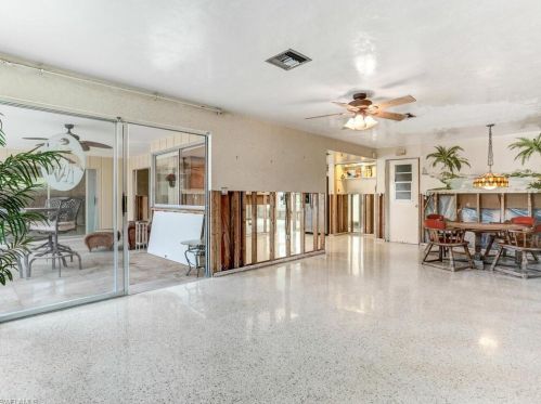 1660 Sandpiper St, Naples FL 34102-0005 exterior