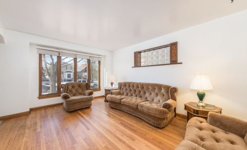 5471 Newland Ave, Chicago, IL 60638-2323