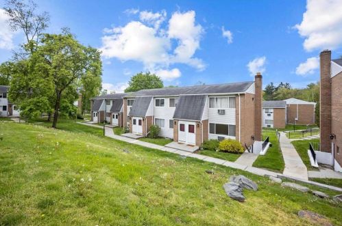 2740 South Rd, Poughkeepsie NY  12601-5241 exterior