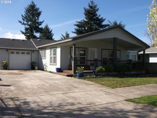 6745 76th Ave, Portland OR  97206-7205 exterior