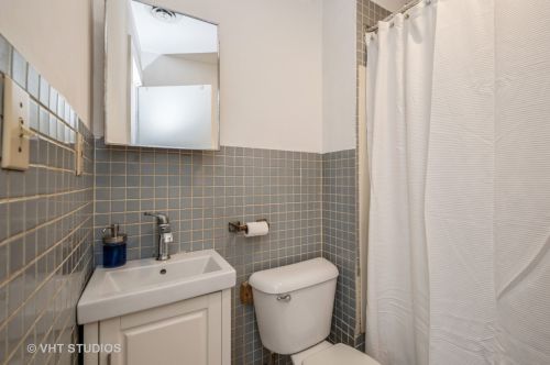 2007 Cullerton St, Chicago IL  60608-2620 exterior