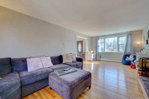 20 Orbit Dr, Enfield CT 06082-5528 exterior