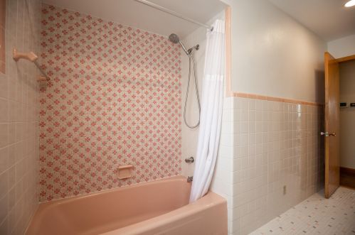 7200 Tripoli Ave, Milwaukee WI 53220-1716 exterior