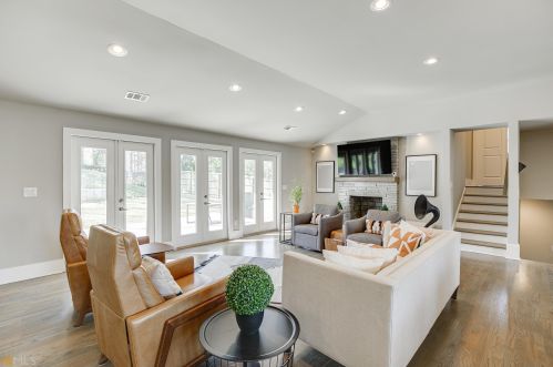 1485 Harts Mill Rd, Atlanta GA  30319-1824 exterior