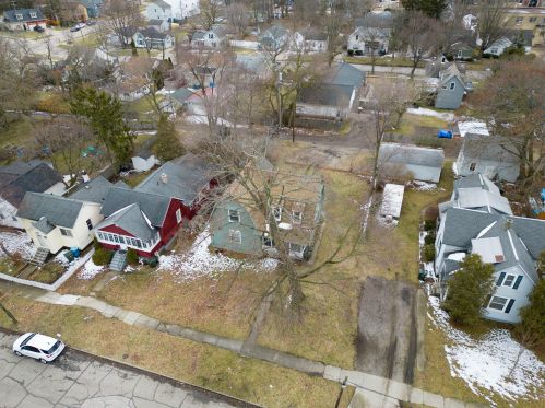 2131 Harrison Ave, Meskegon MI 49441-1490 exterior