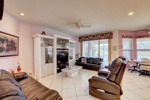 12708 Coral Lk Dr, Boynton Beach FL 33437-4142 exterior