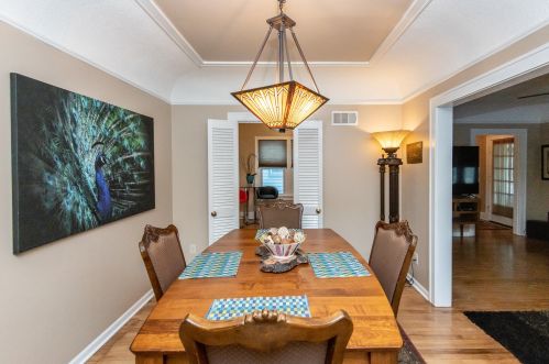 2905 Hackett Ave, Milwaukee WI 53211-3442 exterior