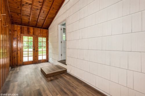 221 Vallette St, Elmhurst IL  60126-4066 exterior