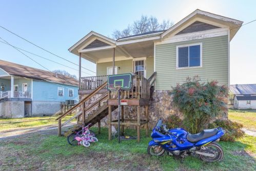 204 9th St, Chickamauga, GA 30707-1508