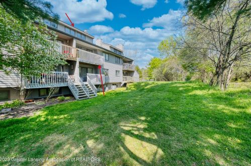 2444 Burcham Dr, East Lansing MI 48823-7246 exterior