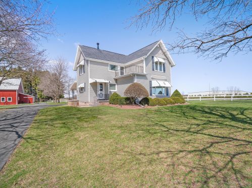 6208 Custer St, Manitowoc, WI 54220-9285