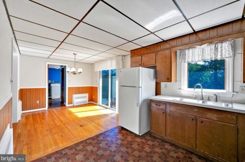 924 Sherry Ln, Lancaster PA 17601-2024 exterior