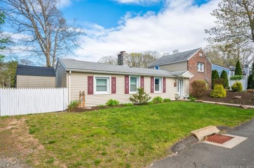 10 Grieb Trl, Wallingford CT  06492-2616 exterior