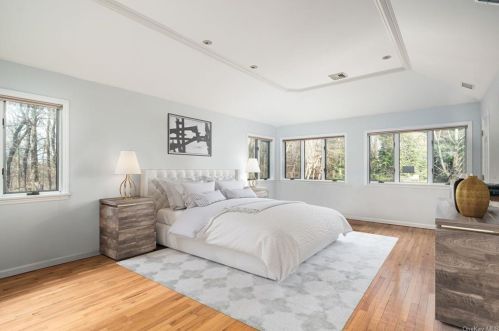 18 Day Rd, Armonk NY exterior