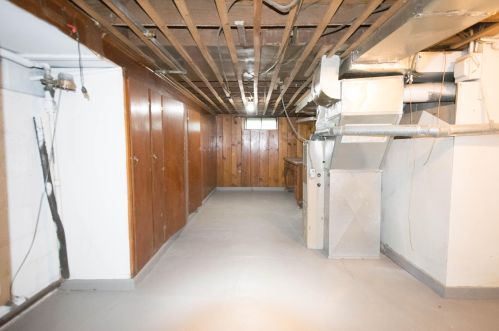 821 Kalamazoo St, Paw Paw MI 49079-1106 exterior