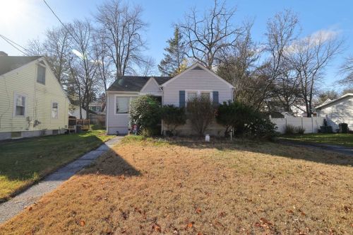 18 Underhill Ave, Poughkeepsie NY 12601-4913 exterior