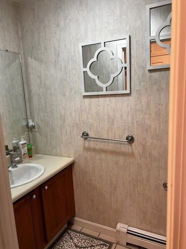 28 Primrose Ln, Providence RI  02919-2800 exterior