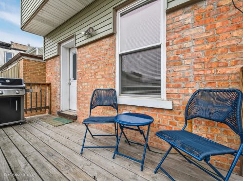 3425 Dickens Ave, Chicago IL 60647-3714 exterior