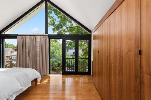 6338 Bryant St, Pittsburgh PA  15206-1703 exterior