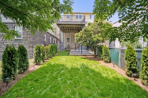 81 Edgewater Pl, Edgewater NJ  07020-1205 exterior